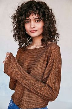 Curly Hair Pictures, Trendy We Fryzurach, Curly Bangs, Curly Girl Hairstyles, Curly Hair With Bangs, Types Of Curls, Haircuts With Bangs, Curly Hair Cuts, Short Curly Hair