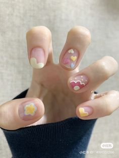 Diy Cute Nails, Nail Art Korean Style Cute, Pedicure Nail Ideas, Membentuk Alis, Minimal Nails Art, Asian Nails, Beauty Boost