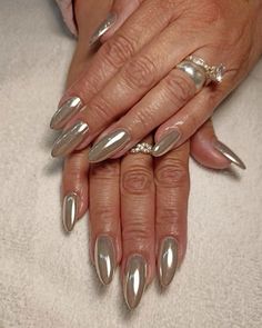 Silver Crome Nails French Tip, Light Silver Chrome Nails, Mercury Nails, Chrome Metallic Nails, Grey Chrome Nails, Christmas Chrome Nails, Fall Chrome Nails, Blue Chrome Nails, Maquillage Yeux Cut Crease