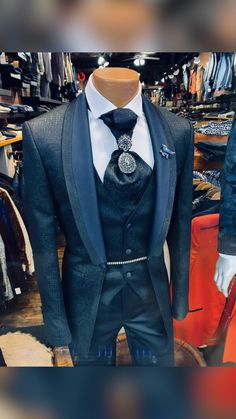 Best Wedding Suits For Men, Men Suits Blue, Best Wedding Suits, Mens Fashion Coat, Slim Fit Mens Shirts, Blue Suit Men, Mens Clothing Store, Masculine Fashion, Suits Men Business