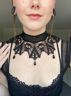 Black Lace Gothic Crochet Choker With Skulls and Beads - Etsy Crochet Caplet, Goth Crochet, Choker Patterns, Crochet Pour Halloween, Victorian Collar, Crochet Necklace Pattern, Crochet Skull, Confection Au Crochet, Lace Choker