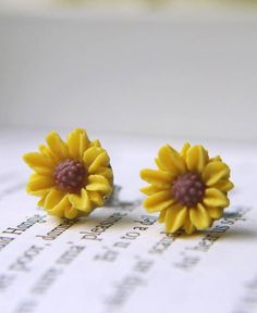 yellow sunflower earrings Language Of Love, Everyday Earrings Studs, Sunflower Jewelry, Daisy Ring, Sunflower Earrings, White Daisy, Yellow Sunflower, Button Earrings, Filigree Ring