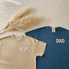 These Mom and Dad shirts are perfect for pregnancy announcement ideas, baby announcement, pregnancy reveal, hospital coming home outfit, matching family photoshoots! They make great gifts to your loved ones too such as Father's Day and Mother's Day as well as baby shower gifts! - They need to be purchased individually (it's not sold as a set) - All our shirts run a UNISEX fit. (Both for men and women). They are naturally oversized, so we normally recommend your true size. But if you like a more Mom And Dad Shirts, Revealing Outfits, Family Photoshoots, Announcement Pregnancy, New Dad Gift, Outfit Matching, Papa Shirts, Dad Shirts, Gifts Mom