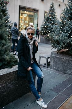 Winter In New York Outfits, City Winter Outfit, Winter Outfits Canada, New York Winter Outfit, Winter Outfits College, Styled Snapshots, Nyc Winter Outfits, Winter In New York, Dress For Winter