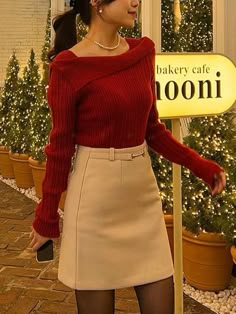 cute Korean Christmas outfit: red knit sweater and mini skirt Red Christmas Outfit, Christmas Outfit Aesthetic, Cozy Christmas Outfit, Christmas Eve Outfit, December Outfits