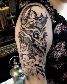 Blackwork wendigo tattoo. Black and grey tattoo. Skin Walker Tattoo, Necromancy Tattoo, Wendigo Tattoo Design, Skinwalker Tattoo, Wendigo Fanart, Dragon Skull Tattoo, Wendigo Skull, Underworld Tattoo, Wendigo Tattoo