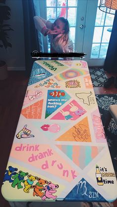 Table Painting Ideas College, Cute Pong Tables, Pong Table Inspiration, Ping Pong Table Painted