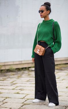 Wide Leg Pants Street Style, Wide Leg Trousers Outfit, Wide Leg Outfit, Black Pants Outfit, Legs Outfit, Wide Legged Pants