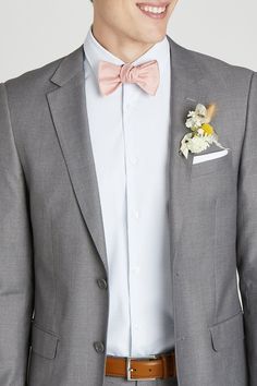 Mix-and-match the colors of our Daniel Bow Tie collection to complement the color palette of your to-be wifeys bridal party dresses-because lets get real, nothing pairs better than seeing your best guys and her best girls marching down the aisle in style. The best part? This fashionable bow tie is adjustable and made with a modern matte finish. Rose Bridesmaid, Bridal Parties Colors, Groomsmen Grey, Groomsmen Accessories, Wedding Tux, Polka Dot Bow Tie, Groomsmen Bowtie, Blush Bridesmaids, Birdy Grey