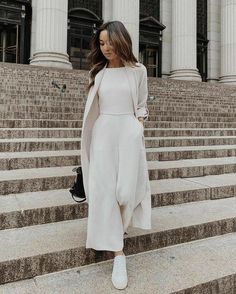 Best Casual Outfits, Mode Turban, Foto Poses, Trik Fotografi, Hijabi Fashion, Mode Inspo, Hijab Outfit, White Outfits, Winter Fashion Outfits