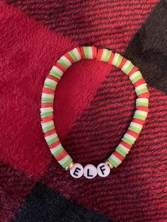 Christmas Clay Bracelets, Preppy Bracelet Ideas, Buissnes Ideas, Make Clay Beads, Colorful Bead Bracelets, Preppy Bracelets, Homemade Bracelets, Bracelet Craft Diy