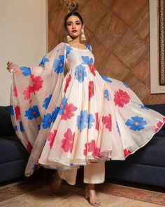 Luxury Party Dress, Glam Wardrobe, Dress Georgette, Desi Dress, Crop Top Lehenga, Georgette Gown, Side Work, Wedding Lehenga Designs, Cotton Gowns