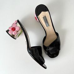 Hardly Worn Size 40 Eu, Prada Website: 40 Eu = 10 Us Heel Height: 2.5 Inches Good Condition, Soles Have Minor Wear But Heels Are Nice Otherwise Normal Wear For Age Item Is Second Hand, Expect Minor Signs Of Wear! Prada Heels Vintage, Prada Mules, Prada Heels, Heels Vintage, Vintage Prada, Flower Black, Sandal Heels, Prada Shoes, Black Patent Leather