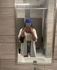 Outfit Check Aesthetic, Chicago Summer Outfit, Ballpark Outfit, Check Aesthetic, Converse Outfit Summer, Chicago Cubs Outfit, Hat Aesthetic