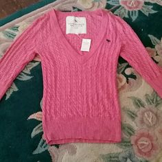 Pink Knitted Sweater. Size L. New With Tags. Originally $49.50 Abercrombie And Fitch Outfit, Pink Knitted Sweater, Womens Knit Sweater, Thrift Flip, Cute Spring Outfits, 2000s Fashion Outfits, Cute Blouses, Knitting Women Sweater, Abercrombie And Fitch