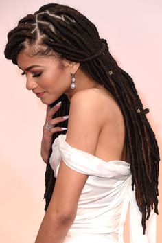 Zendaya got the apology she deserved, girl knows how to shut down the haters Zendaya Braids, Braids Colours, Dreadlock Crochet, Zendaya Hair, Synthetic Braiding Hair, Straight Hair Extensions, Hair Afro