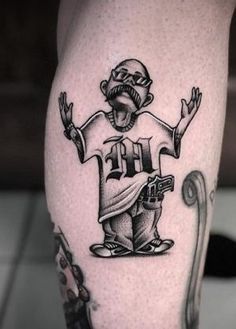 a man's leg with a tattoo on it that says, i am the pirate