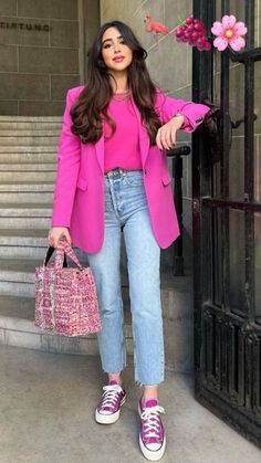 Inspiration Thylie 🥥🥥🥥🍇🍇🍇🍉🍉🍉 Bella Outfit, Denim On Denim, Blazer Outfit, Office Outfits Women, Fashion Mistakes, Casual Work Outfits, Pink Jacket, Pink Outfits