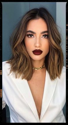 Charming Dark Hair Lob Hairstyle Dark Hair Lob, Hair Lob, Timeless Hairstyles, Long Bobs, Brunette Hair With Highlights, Lob Hairstyle, Lob Haircut, Long Bob Hairstyles, Penteado Cabelo Curto