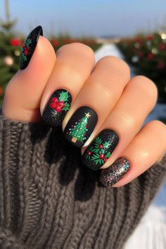 Nails Short And Simple, Fun French Tips, Black Christmas Nails, Lemon Blueberry Pound Cake, Black Gold Nails, Christmas Merry And Bright, Elegant Goth, Black Nails With Glitter, Elegant Manicure