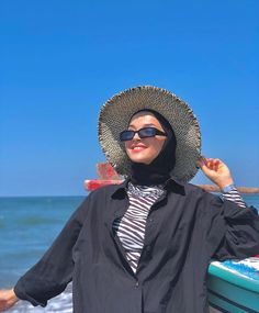 Beach Wear For Women Outfits, Hijabi Style Outfits, Hijabi Summer Outfits, Summer Picture Poses, Ayat Quran