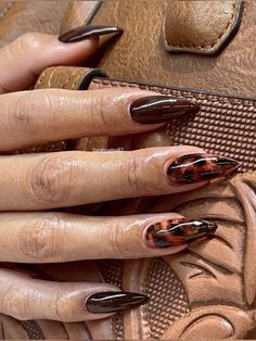 Brown Nails Cheetah, Nails Inspiration Leopard Print, Leopard Print Nails How To, Brown And Leopard Nails, Cheetah And Black Nails, Almond Nails Fall Design, Fall Nails Baddie, Almond Fall Nail Ideas, Acrylic Nail Inspo Almond