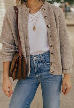 Cardigan Ideas, Oatmeal Cardigan, Austin Fashion, Austin Style, Cardigan Outfit, Style Blogger, Fashion Mistakes, Fashion And Style, Looks Style