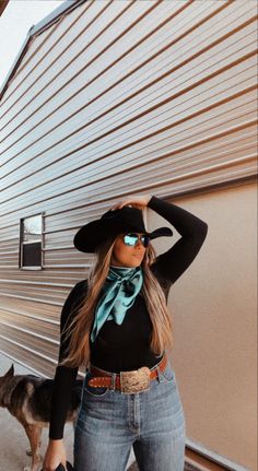 Wild Rags Outfits, Outfits With Scarf, Country Girl Style Outfits, Punchy Outfits, Country Outfits Women, Turquoise Clothes, Bandana Outfit, Foto Cowgirl