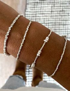 Minimal simplistic silver bracelet. For a minimal jewellery look. Rico Designs Jewellery: Mininal Nugget Bracelet Beaded Silver Jewelry, White Silver Jewelry, Jewellery Stacks Silver, Silver Beads Bracelet, Silver Beach Jewelry, Silver Jewellery Stack, Silver Aesthetic Jewelry