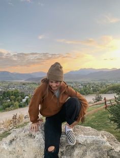 Skater Girl Aesthetic Outfits, Granola Girl Aesthetic Outfits, Spring Hiking Outfits, Outfits Guide, Outdoorsy Outfits, Skater Girl Aesthetic