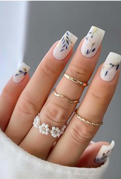 White Spring Nails, Simple Flower Nail Art, Special Nails, French Acrylic Nails, Pretty Nail Art Designs, Short Acrylic Nails Designs