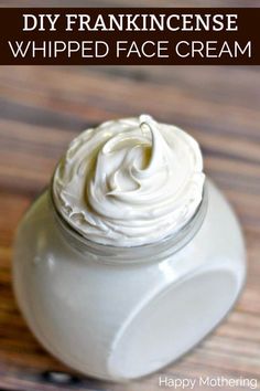 Do you deal with dry skin? This DIY Frankincense Whipped Face Cream is so nourishing! And the essential oils have great qualities for aging skin as well. Whipped Face Cream, Natural Beauty Tips, Beauty Recipe, Diy Skin Care, Diy Skin, In A Jar, Essential Oil Recipes