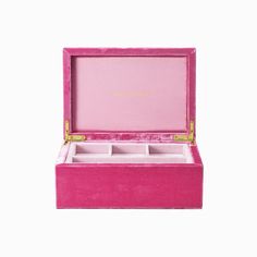 The Tresor Grande Jewelry Box from Sophie Bille Brahe features a removable top tray with 4 compartments. This box has pink plush silk velvet fabric and a rose interior. Custom Halo Engagement Ring, Small Space Interior, Rose Interior, Jewelry Box Design, Girls Gift Guide, Large Jewelry Box, Sophie Bille Brahe, Silk Velvet Fabric, Wedding Day Gifts