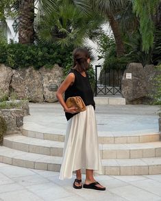 Lison Sebellin en Instagram: “summer night” Chique Outfit, Italy Outfits, Modest Clothing, Mode Ootd, Instagram Summer, Modest Fashion Outfits, Mode Inspo, Summer Night, 가을 패션