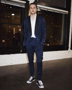 Chuck Taylors Outfit, Converse Shoes Outfit, Mens Converse Outfit, One Dapper Street, White Leather Converse, Twa Hotel, All Black Converse, Mens Converse, Tenis Converse