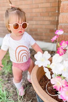 If you're still looking for the perfect gift for your little one, our kids' round sunglasses make the perfect present. Not only are they stylish and fun, but they also offer UV protection for your child's eyes. Plus, with our variety of colors and designs, there's sure to be a pair that your child will love. Little One