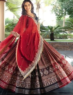 Printed Lahenga, Lehenga Heavy, Indo Western Lehenga, Western Lehenga, Western Gown, Mirror Work Lehenga, Indian Bridesmaid Dresses, Printed Lehenga, Diwali Outfits