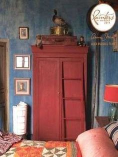 Annie Sloan Verf Primer Red 500 ml Primer Red Annie Sloan, Red Wardrobe Furniture, Red Wardrobe Bedroom, Painted Wardrobe Ideas, Red Blue Interior, Chalk Paint Wardrobe, Blue And Red Interior, Wardrobe Painted, Red Wardrobe