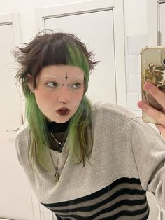 Brown And Green Hair, Short Punk Hair, Cute Hair Colors, Dyed Hair Inspiration, Luscious Hair, Punk Hair, Brown And Green, Dye My Hair, Hair Reference