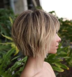 Short haircuts that are stop-you-in-your-tracks gorgeous Choppy Layered Bob, Choppy Layered Bob Hairstyles, Short Choppy Bobs, Choppy Bob With Bangs, Short Choppy Haircuts, Choppy Haircuts, Choppy Bob Haircuts