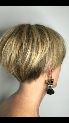 Cute Short Bob Hairstyles, White Hair Shampoo, Cute Short Bob, Pixie Bob Haircut, Cool Short Hairstyles, Short Bob Haircuts, Short Hairstyle, Short Blonde