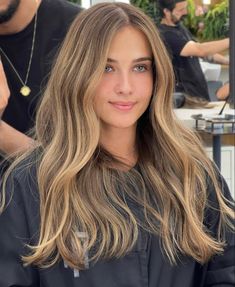 Baylage Light Brown Hair, Hair Color Ideas Dark Blonde, Sophia Richie Hair Color, Sophia Richie Hair Brown, Natural Blonde Hair Balayage, Willa From Succession Hair, Blake Lively Dark Hair, California Burnett Hair, Bambi Blonde Hair