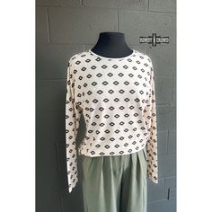 Daydreaming of the mountains? Us too! Our Alto Aztec Top will be your new go to. With the cream & black colors, you can wear this top with anything... seriously, anything. Stretchy tee like material. Size Inclusive, plus size available. Small-3XL, true to size. Cream & Black southwest aztec pattern. 95% Polyester & 5% Spandex Sizing chart in pictures. Western Wholesale Clothing. Cream Graphic Print Top For Loungewear, Swimsuit Jewelry, Curvy Jeans, Aztec Pattern, Curvy Dress, The Cream, Wholesale Clothing, Sizing Chart, Jewelry Sales