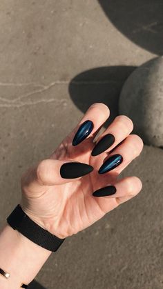 Stiletto Nail Art Designs, Almond Nail Art, Nails Holiday, Nails Classy, Nagellack Trends, Stiletto Nail Art, Black Nail Art, New Nail Designs