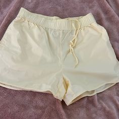 Size Medium H&M Drawstring Shorts Never Worn H&m Short Bottoms With Elastic Waistband, H&m Elastic Waistband Short Bottoms, H&m Shorts With Elastic Waistband, Summer Style H&m Short Bottoms, H&m Summer Bottoms With Elastic Waistband, H&m Bottoms With Elastic Waistband For Summer, H&m Stretch Shorts For Summer, H&m Shorts For Summer Loungewear, Summer Day Out Shorts By H&m