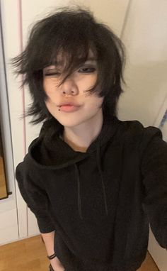 Long Black Messy Hair, Long Ftm Haircuts, Masc Scene Hair, Twink Hair Styles, Layered Emo Hair, Femboy Hair Ideas, Alternative Mens Hair, Emo Makeup Men, Messy Short Hair Men