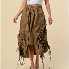 Multifunctional Parachute Style Skirt Can Be Worn Straight Or You Can Pull The Strings To Gather In Different Ways Super Unique & Cool Look Elastic Waist Distressed Finish Ruched Midi Skirt, Sewing Fashion, Drawstring Dresses, Elastic Waist Skirt, Layered Fashion, Ruched Skirt, Long Skirts, Cargo Skirt, Midi Length Skirts