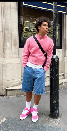 Pink Fits Men Street Wear, Knitted Sweaters Outfit Men, Pink Outfits Men, Streetwear Fashion Spring, Pink Shoes Outfit, Vaporwave Fashion, Pink Streetwear, Black Men Street Fashion, Men Street Fashion