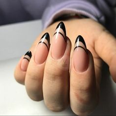 Black And Nude Nails, Paznokcie Hello Kitty, Black Almond Nails, Nagel Tips, Black Nail Art, Smink Inspiration, Homecoming Nails Acrylic, Short Nails Art, Almond Nails Designs