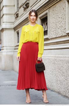 Pleated Skirt Outfits, Leandra Medine, Colorful Outfits, Giovanna Battaglia, Color Combinations For Clothes, Anna Dello Russo, Pleated Long Skirt, Long Skirts For Women